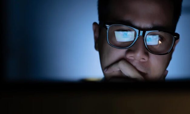 Screen addicts, rejoice: J&J Vision to roll out contact lenses designed for digital device fatigue