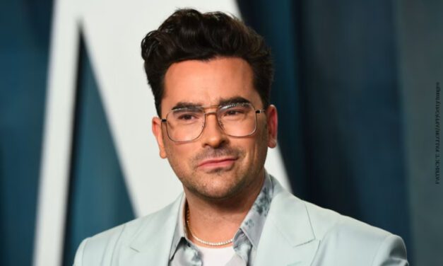Dan Levy Gave Loungewear New Meaning In His Hilarious IG Runway Show