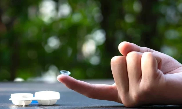 Choosing The Right Contact Lenses For Your Summer Activities