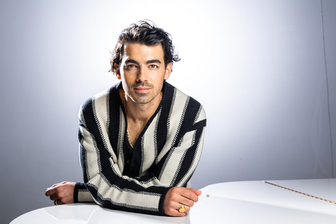 STAAR Surgical and Joe Jonas Team Up to Introduce New Life-Changing EVO ICL to Millions of Americans Suffering from Distance Vision Problems
