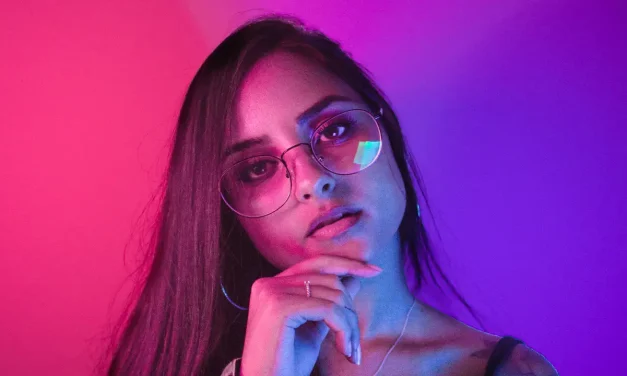 The hottest eyeglass trends of 2022 you can flaunt on your next trip