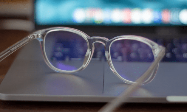 The Pros and Cons of Using Computer Glasses