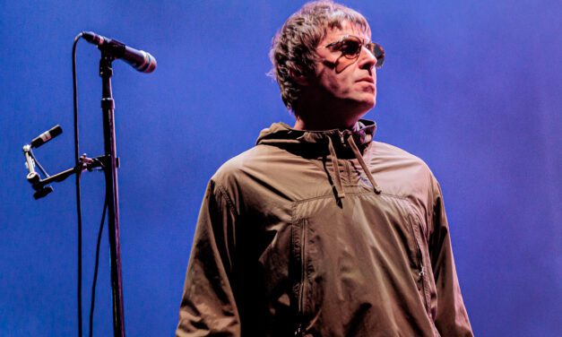 LIAM GALLAGHER Wearing CARRERA ICONIC MODEL “CARRERA GLORY”