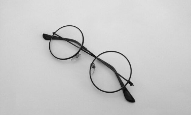Four tips for finding the perfect pair of glasses to suit your face