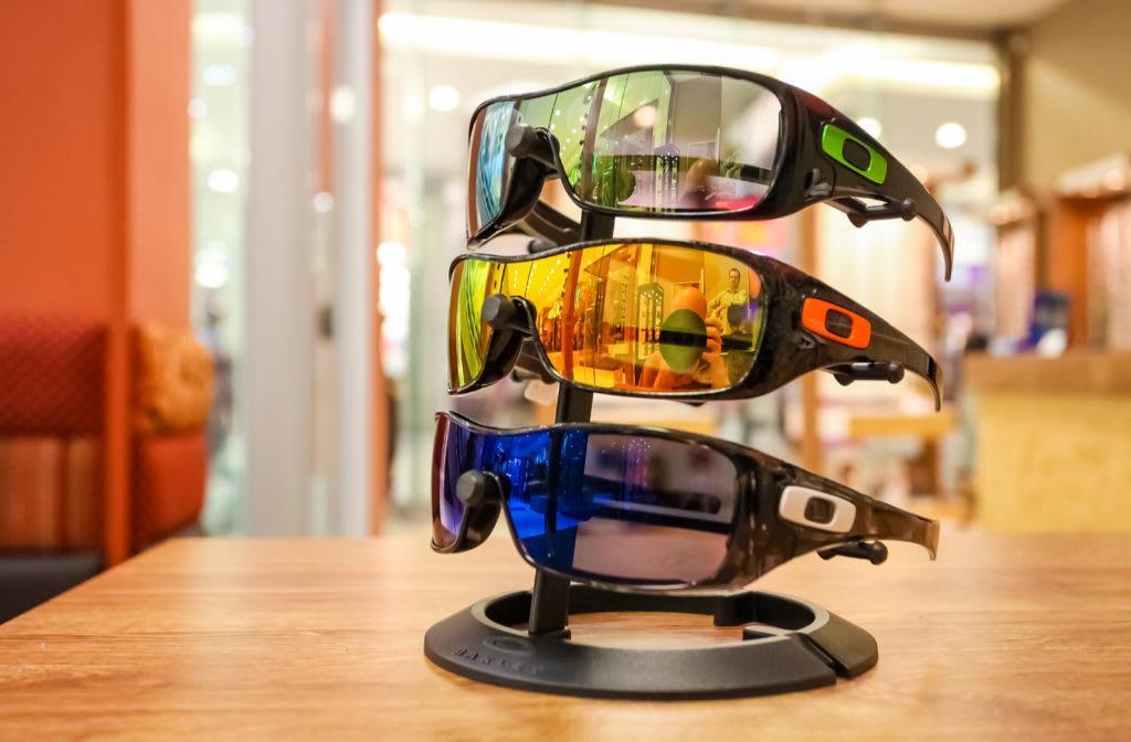 Beyond the Lens: A Tale of Two Oakleys and the Rise of Replica Sunglasses