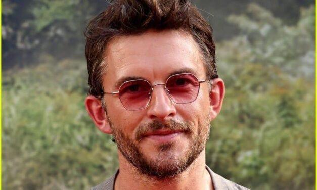 Jonathan Bailey releases “slutty little glasses” to raise funds for his new LGBTQ+ charity