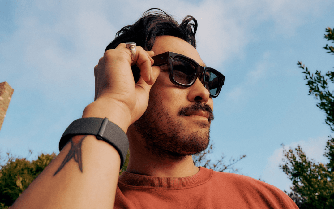 The new Meta Ray-Ban glasses put an AI display in your lens