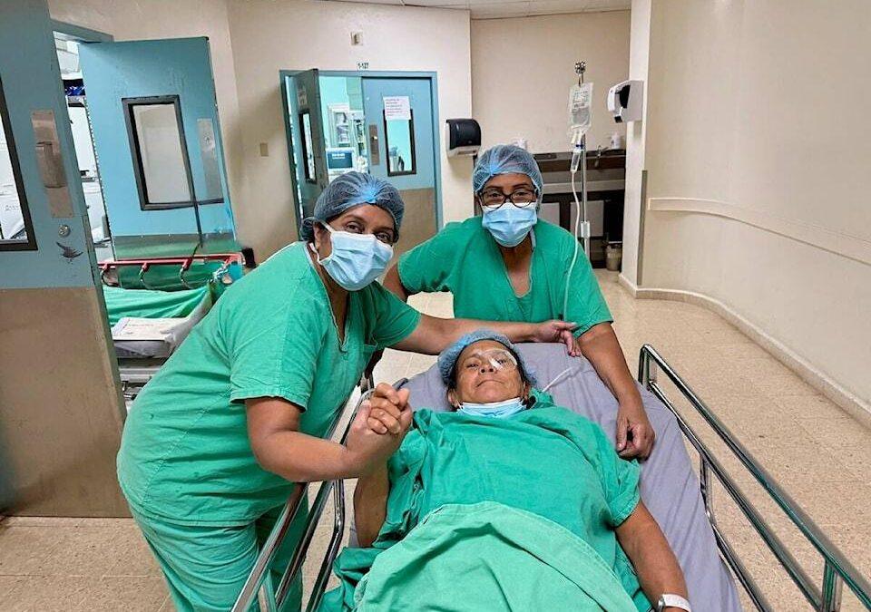 Vancouver Island ophthalmologist travels to Panama to perform cataract surgeries