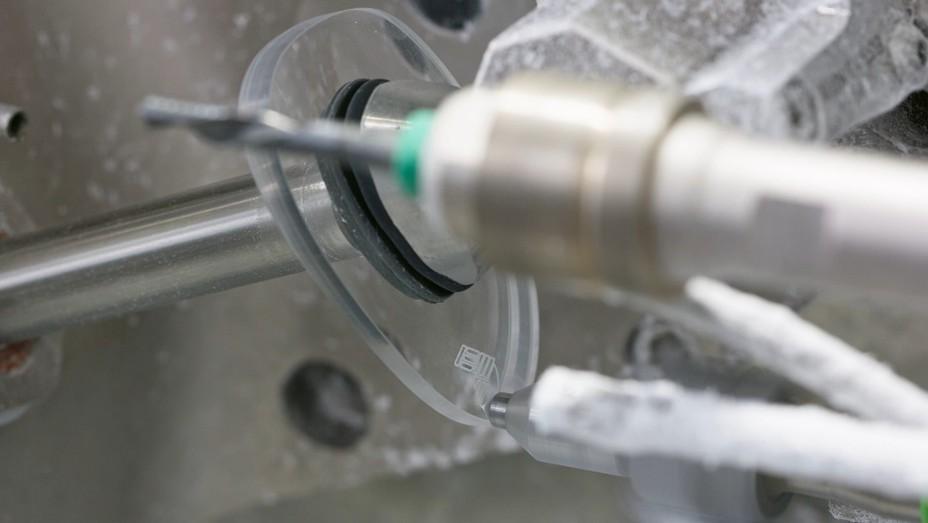 MEI offers a tailor-made service ensuring the highest degree of lens customization.