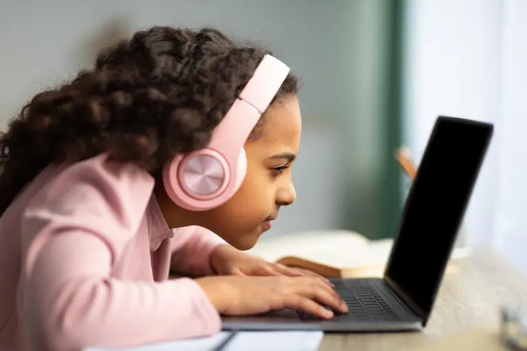 9 facts about why kids are losing their eyesight faster